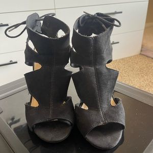 black heels size 7.5